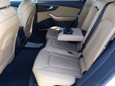 Used 2019 Audi Q8 Prestige w/ Luxury Package AWD/4WD image 21