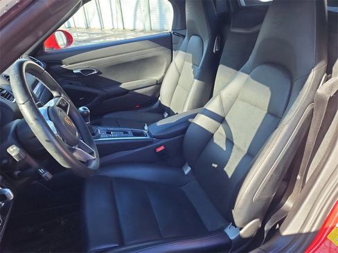 Used 2022 Porsche 718 Boxster image 4