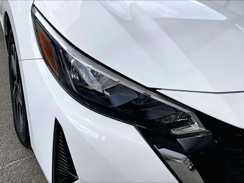 Certified 2024 Nissan Sentra SV FWD image 27