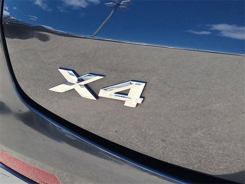 Used 2023 BMW X4 xDrive30i image 9