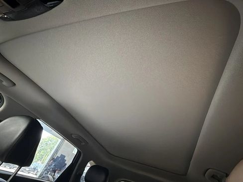 Used 2022 Kia Sorento S w/ Panoramic Sunroof Package FWD image 23