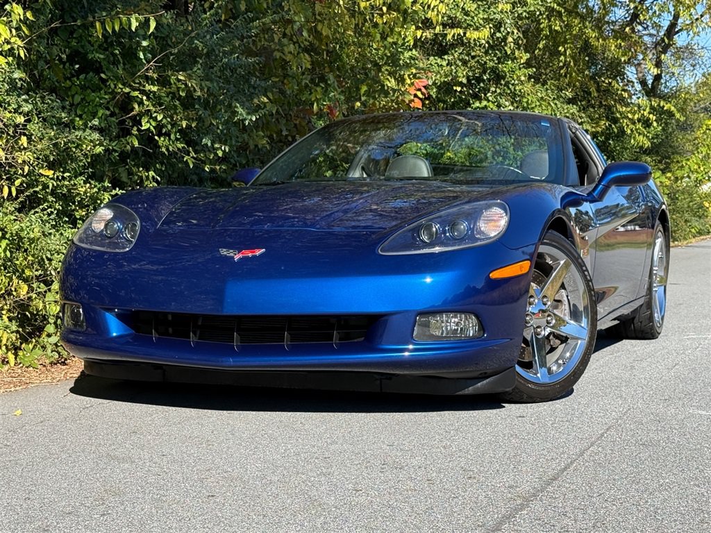 Used 2007 Chevrolet Corvette Coupe w/ Preferred Equipment Group RWD image 10