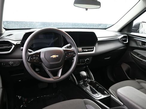 Used 2025 Chevrolet TrailBlazer LS w/ LS Convenience Package AWD/4WD image 11