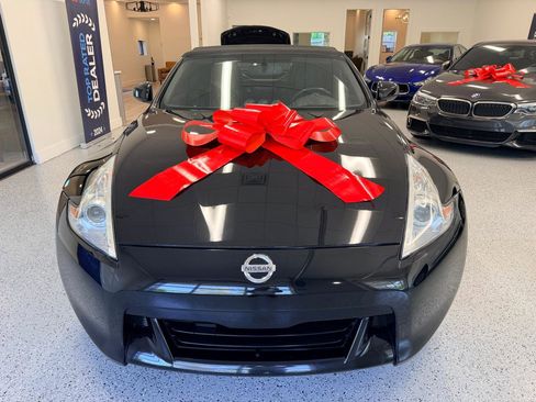Used 2010 Nissan 370Z Touring RWD image 14