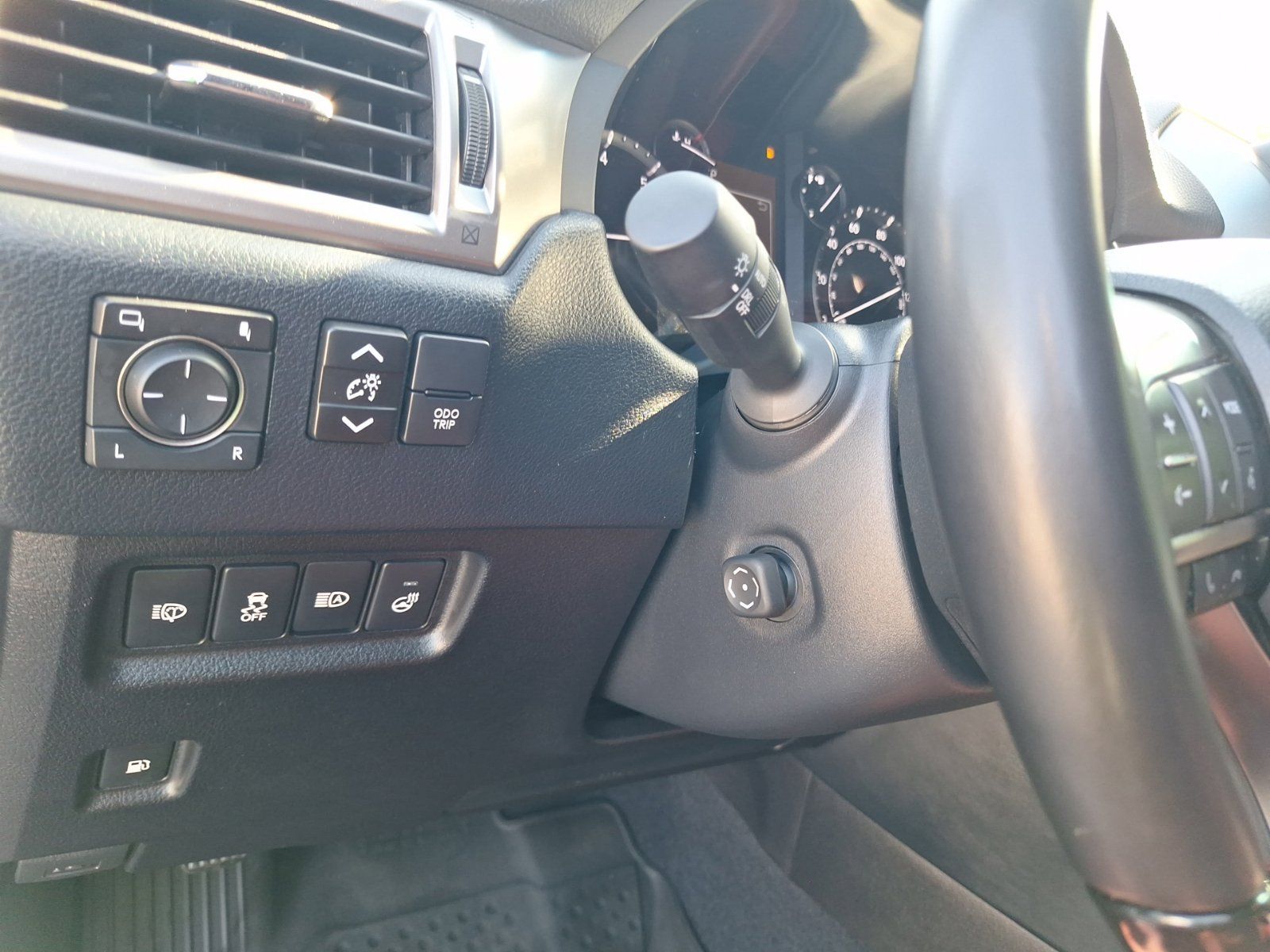 Used 2023 Lexus GX 460 Premium w/ Premium Package AWD/4WD image 17
