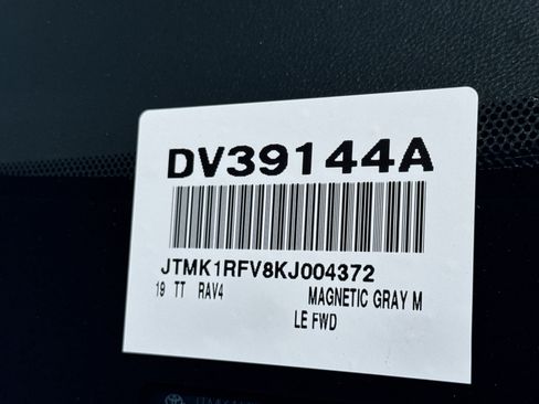 Used 2019 Toyota RAV4 LE FWD image 34