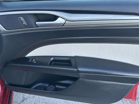 Used 2019 Ford Fusion SE w/ Equipment Group 151A image 27