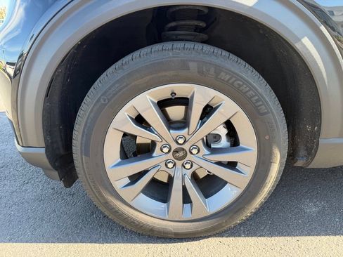 Used 2024 Ford Explorer XLT w/ Equipment Group 202A AWD/4WD image 47