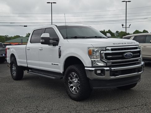 Certified 2022 Ford F350 Lariat w/ Lariat Value Package AWD/4WD image 4