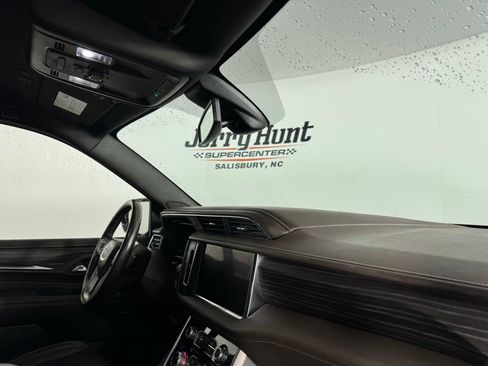 Used 2022 GMC Yukon XL Denali image 31