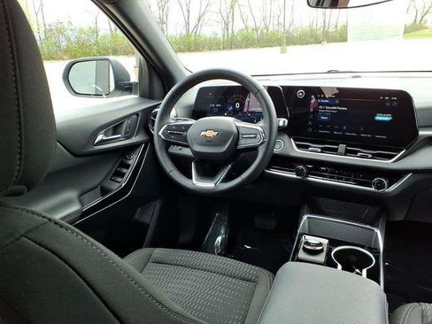 Used 2026 Chevrolet Equinox LT image 6