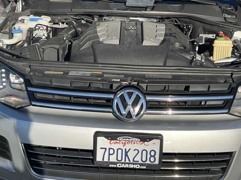 Used 2014 Volkswagen Touareg TDI image 18