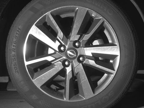 Used 2025 Nissan Versa SV FWD image 13