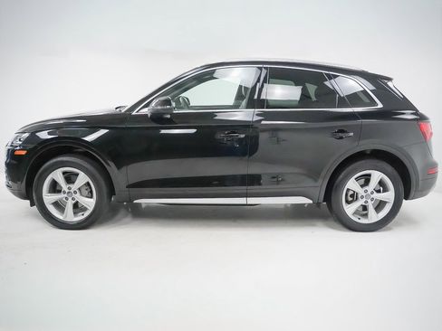 Used 2020 Audi Q5 2.0T Premium w/ Convenience Package image 2