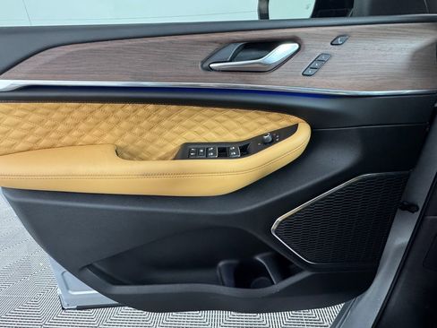 New 2025 Jeep Grand Cherokee L Summit w/ Obsidian Package image 38