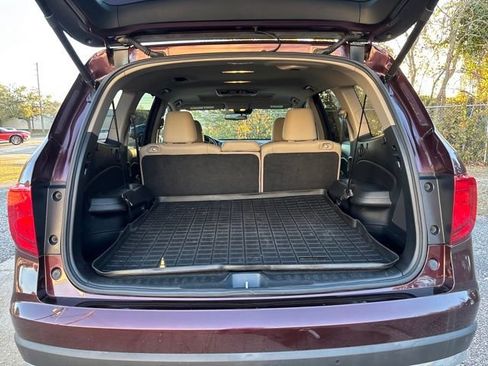 Used 2017 Honda Pilot Touring image 13