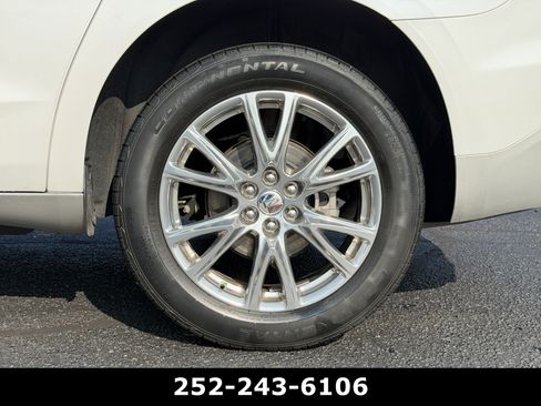 Used 2023 Buick Enclave Essence w/ Experience Buick Package FWD image 9