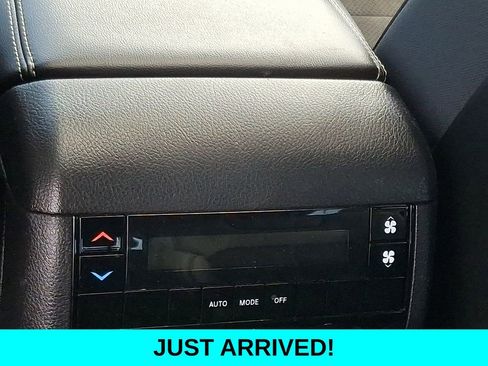 Used 2023 Jeep Grand Cherokee L Laredo image 12