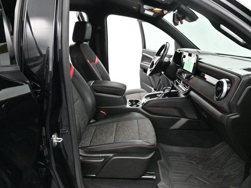 Used 2023 Chevrolet Colorado Z71 w/ Z71 Convenience Package 2 image 28