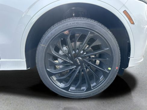 New 2026 Lincoln Aviator Reserve image 8