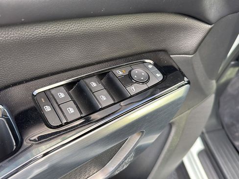 Used 2024 Nissan Pathfinder SL image 28