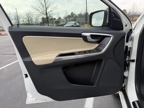 Used 2015 Volvo XC60 T5 Premier Plus image 14