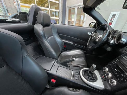 Used 2006 Nissan 350Z Grand Touring RWD image 20