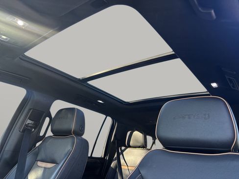 Used 2021 GMC Yukon XL AT4 w/ Technology Package image 22