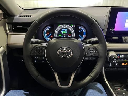 Certified 2023 Toyota RAV4 XLE Premium AWD/4WD image 18