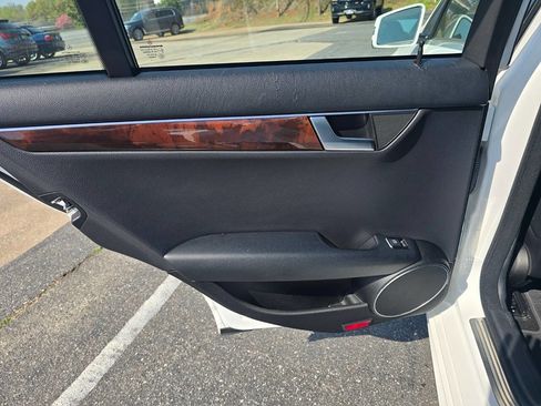 Used 2013 Mercedes-Benz C 250 Sedan image 15