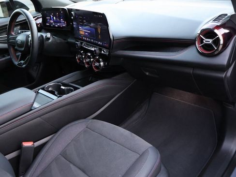 Used 2024 Chevrolet Blazer EV RS image 11