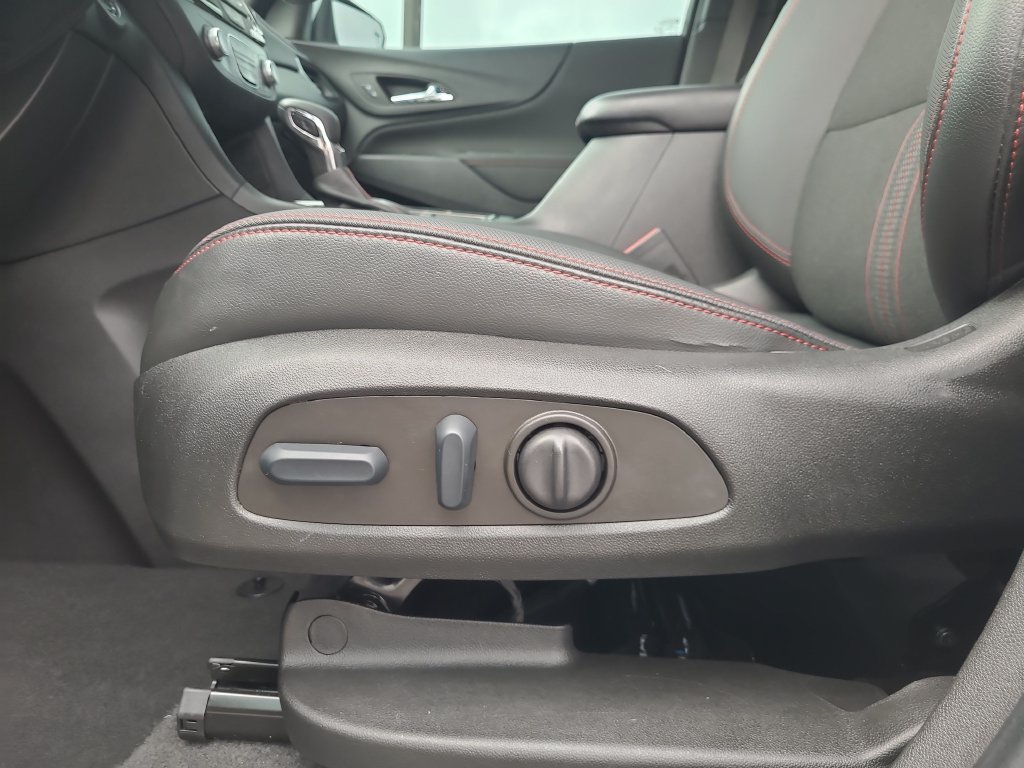 Used 2022 Chevrolet Equinox RS w/ LPO, Floor Liner Package FWD image 24