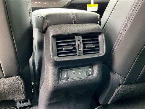 New 2026 Nissan Murano Platinum AWD/4WD image 18