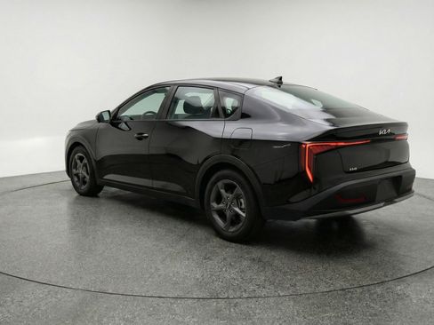 Used 2025 Kia K4 LXS FWD image 6