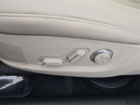 Used 2025 Genesis GV80 2.5T Advanced image 12