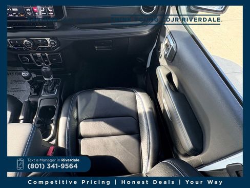 Used 2024 Jeep Wrangler High Altitude image 15