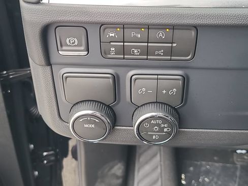 New 2026 Chevrolet Suburban LT w/ Comfort Package RWD image 25