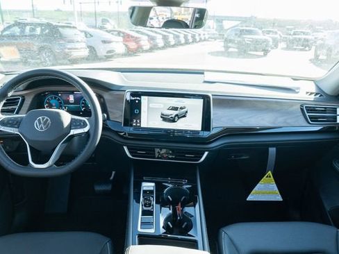 New 2026 Volkswagen Atlas SE image 32