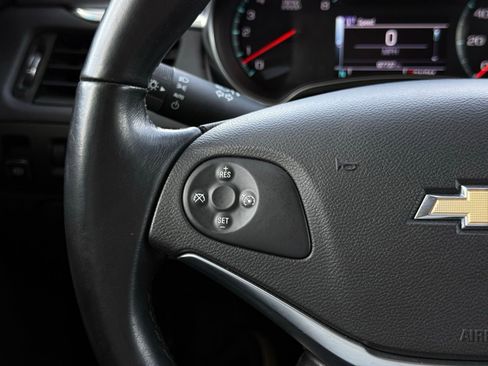 Used 2017 Chevrolet Impala LT image 32