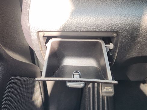 Used 2015 Toyota Camry SE FWD image 16