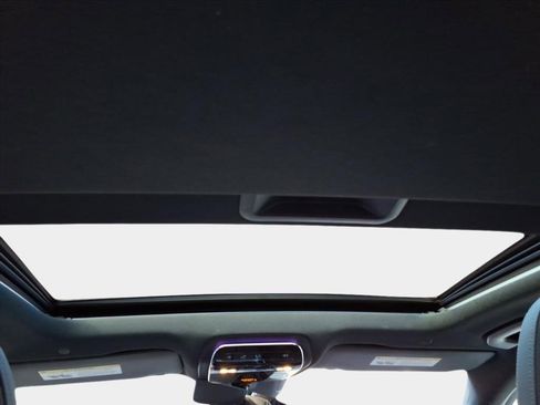 Used 2025 Mercedes-Benz C 300 Sedan image 14