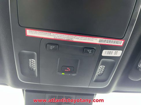 Used 2025 Toyota Camry SE image 29