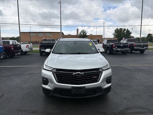 Used 2022 Chevrolet Traverse RS w/ LPO, Floor Liner Package FWD image 3
