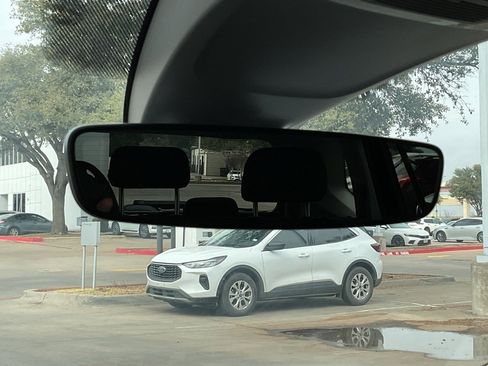 Used 2024 Volkswagen Tiguan S image 30