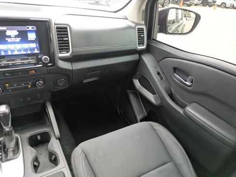Used 2023 Nissan Frontier SV AWD/4WD image 15