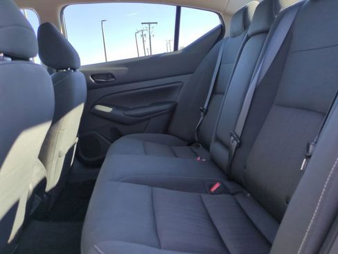 Used 2024 Nissan Altima 2.5 SV image 12