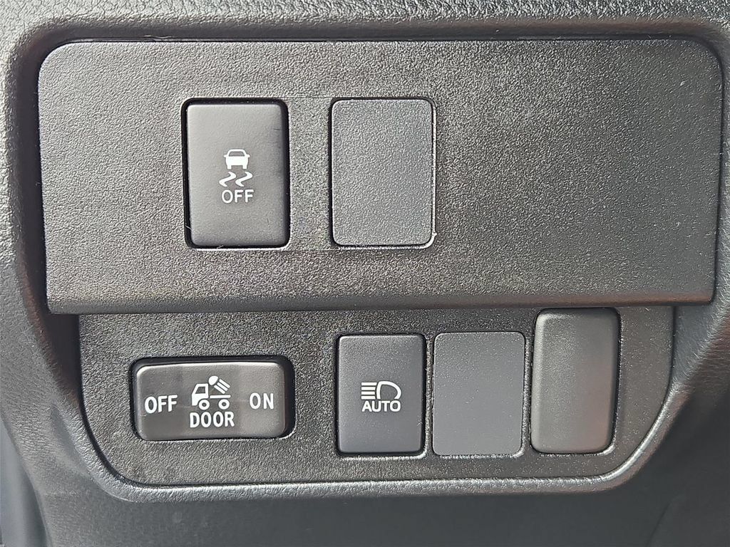 Used 2022 Toyota Tacoma SR5 RWD image 9