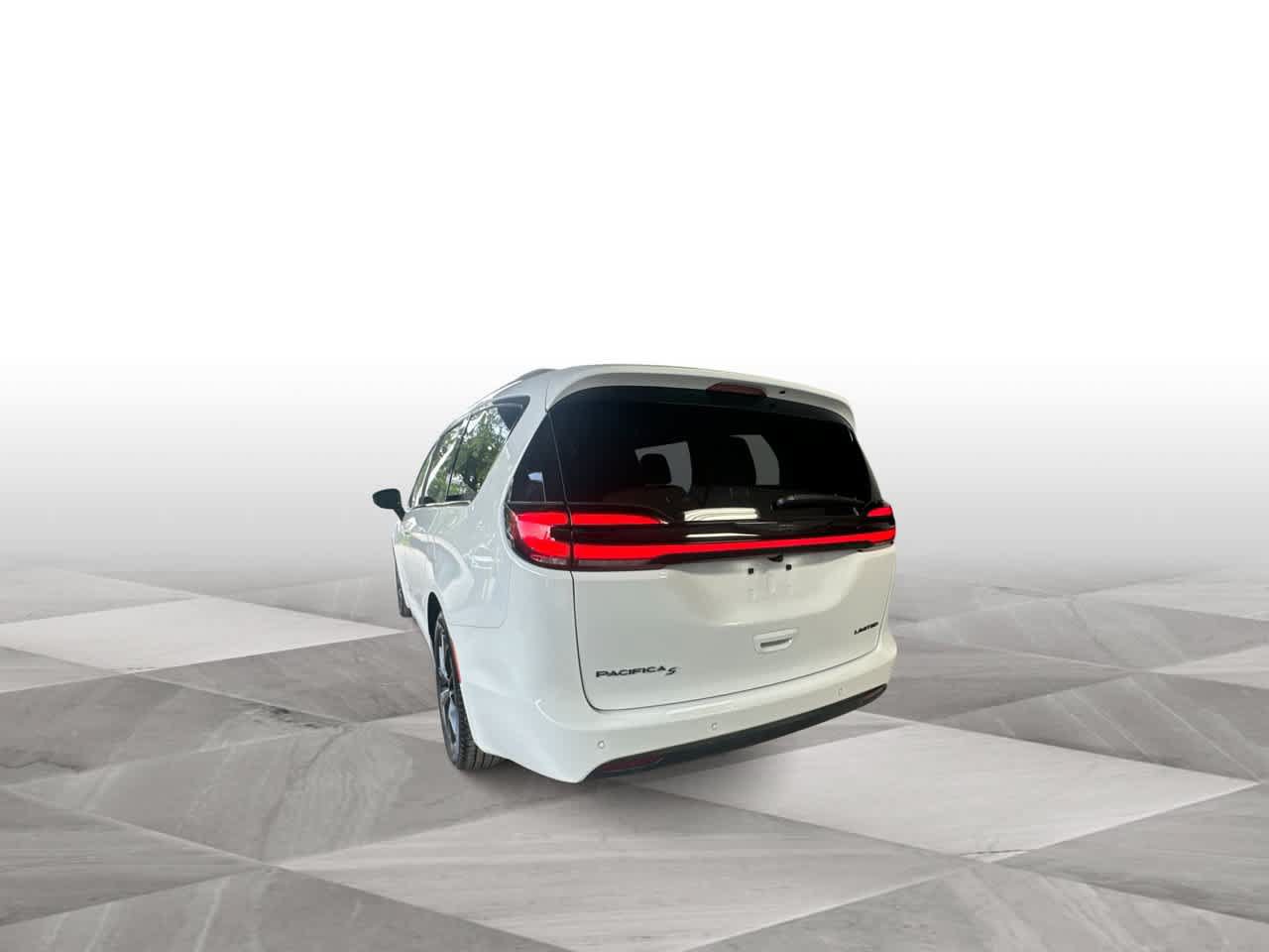 Used 2026 Chrysler Pacifica Limited w/ S Appearance Package FWD image 6