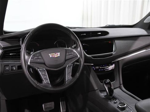 Certified 2022 Cadillac XT5 Sportv image 6