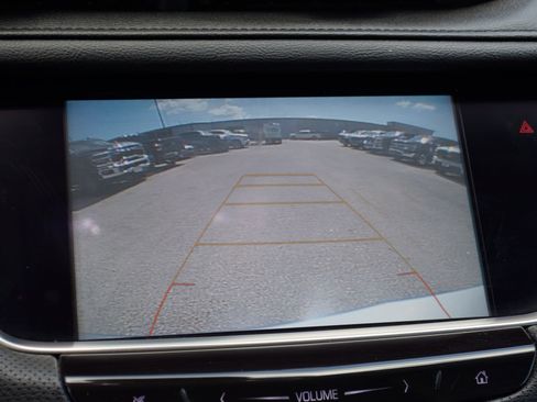 Used 2018 Cadillac XT5 Luxury w/ Driver Awareness Package FWD image 13